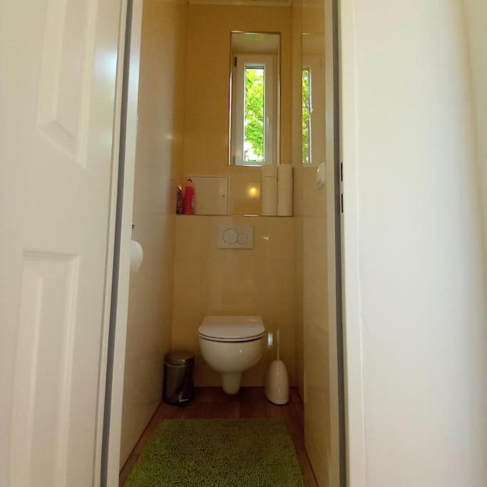 Altbauwohnung Neu Saniert - Fuer Familien Geeignet Vienna Exterior photo
